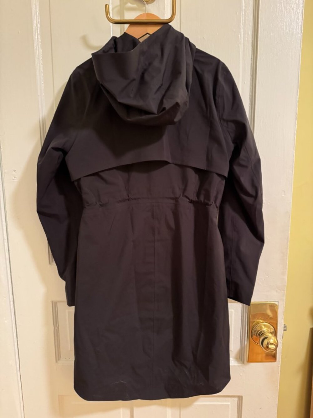 Lululemon Women's Rain Rebel Black Jacket Size 0 - Picture 4 of 5